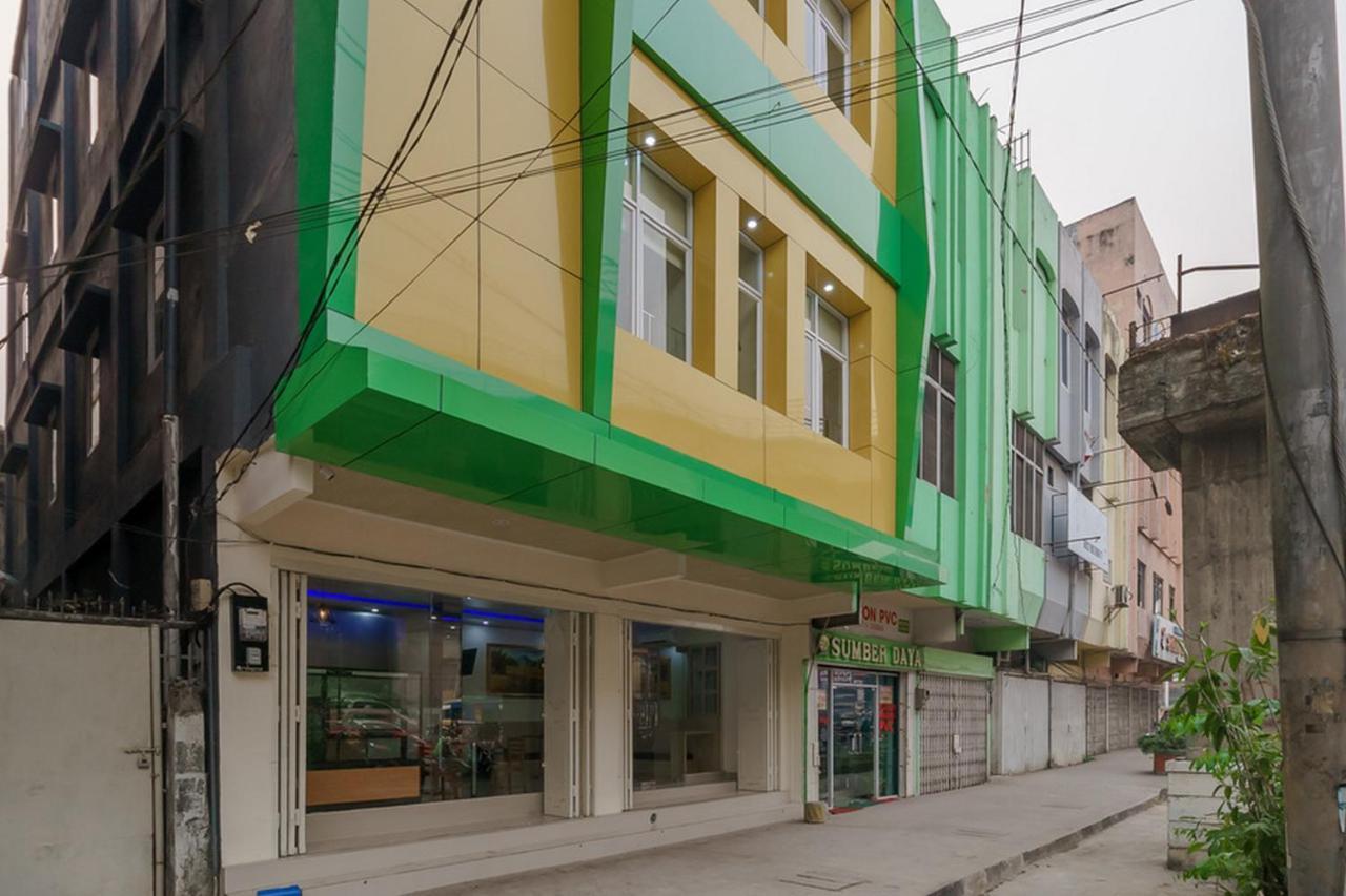 红多兹Plus酒店-近巨港RS RK查理塔斯2号 外观 照片